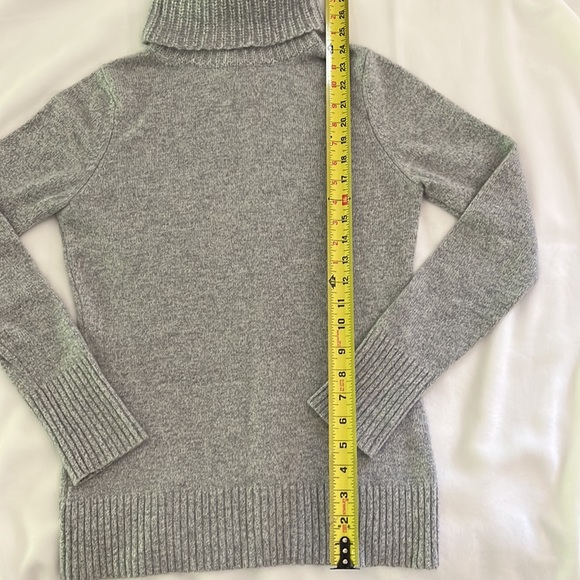 Ann Taylor Gray-Marled Cashmere Turtleneck Sweater, M, Excellent Condition. - Picture 5 of 10